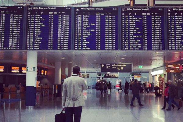 BIGLIETTO? FATTO. HOTEL? PRENOTATO. TAXI? ARRIVATO!  IL SERVIZIO DI BUSINESS TRAVEL FIRMATO TEMPO EVENT